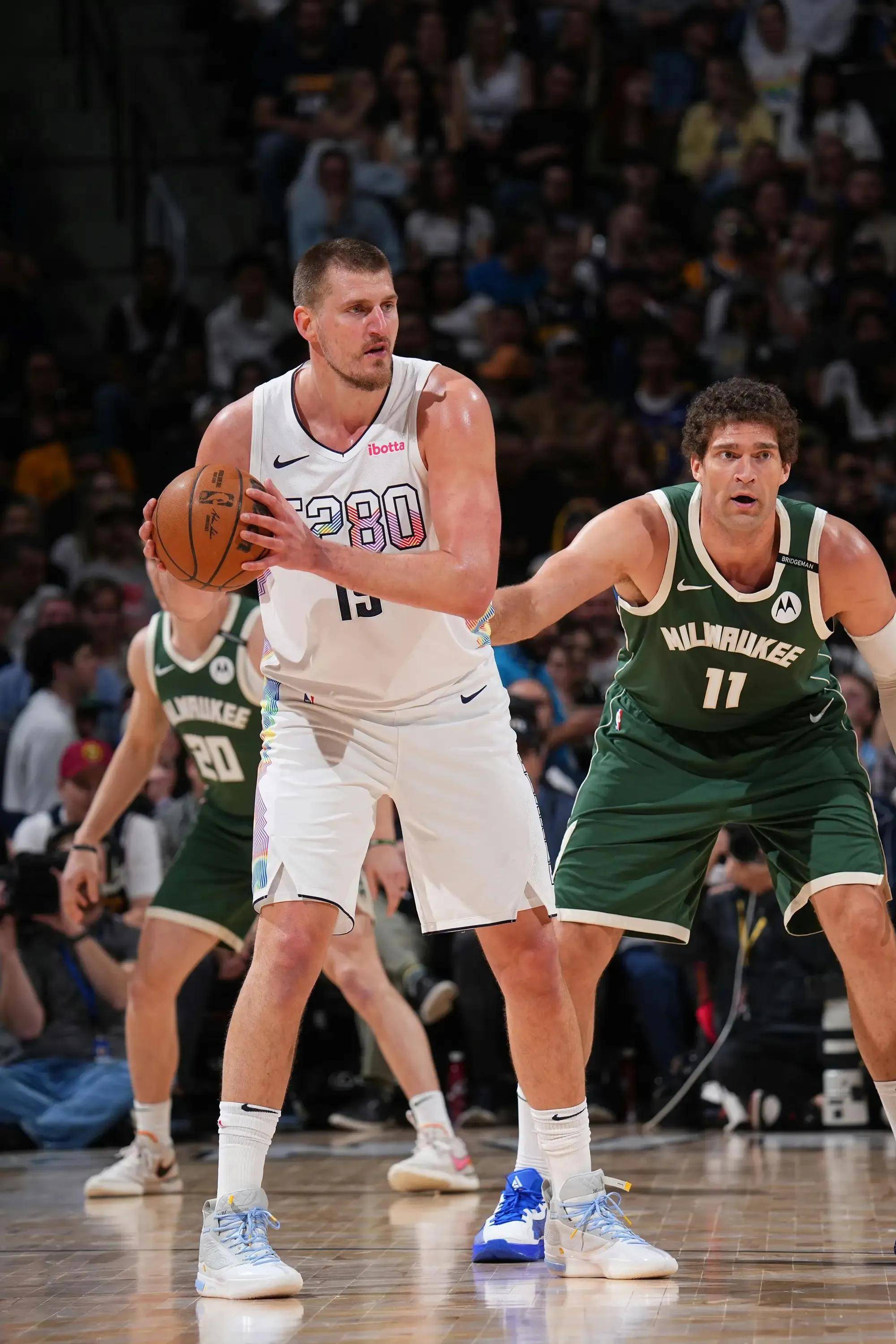 姆斯的传球 姆斯的传球