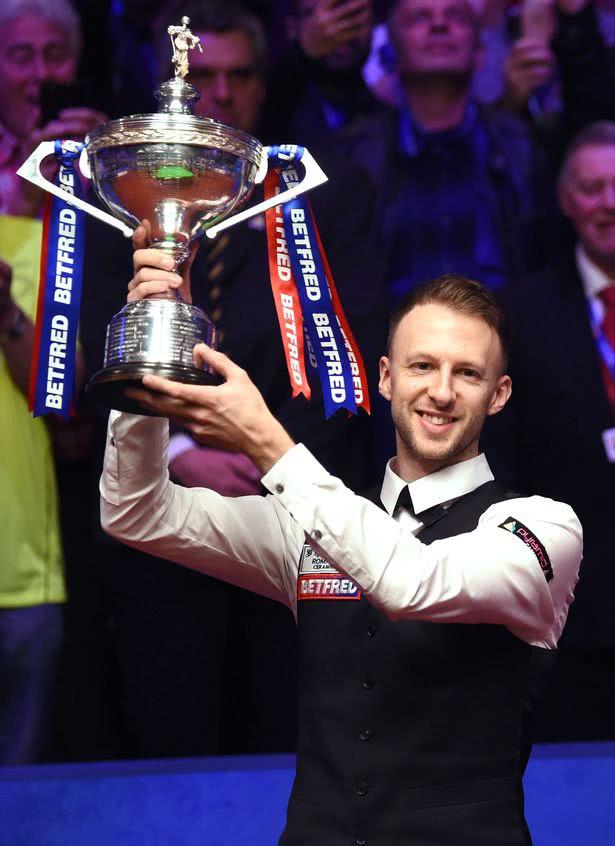 截然不同的 截然不同的